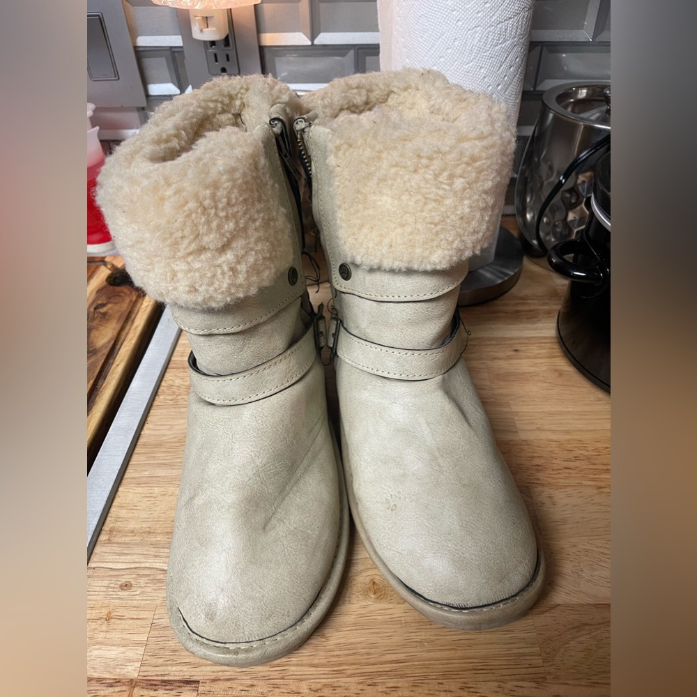 Bear Paw fur lined boots